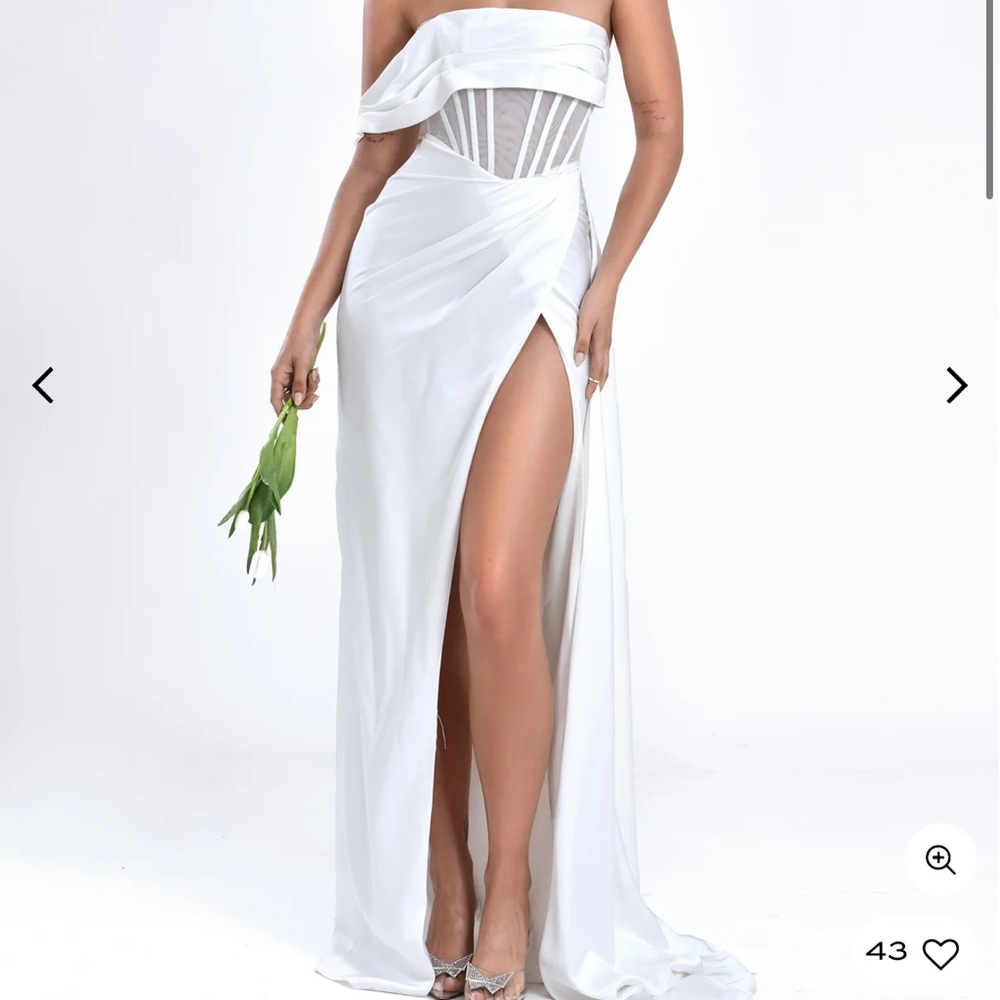 Miss circle dress 

Tailor slit